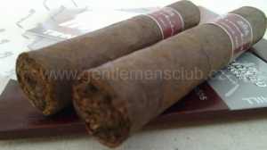 Dunhill Signed Range Robusto