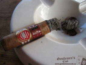 H. Upmann Royal Robusto