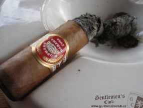 H. Upmann Royal Robusto