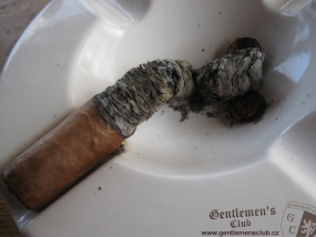 H. Upmann Royal Robusto