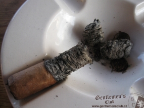 H. Upmann Royal Robusto