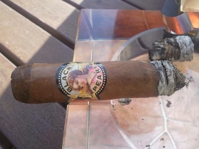 La Perla Habana Black Pearl Rojo Robusto