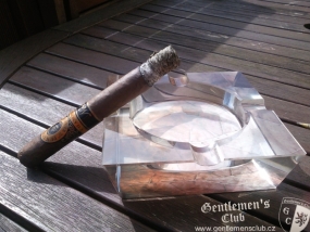 Perdomo Reserve Champagne Noir Churchill