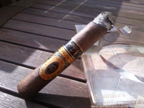 Perdomo Reserve Champagne Noir Churchill