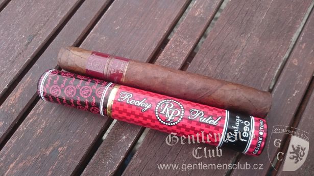 Rocky Patel Vintage 1990 toro tubo