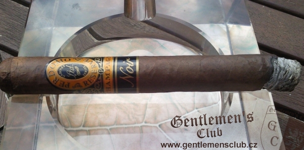 Doutníky Perdomo Reserve Champagne Noir Churchill