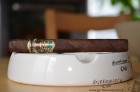 Alec Bradley Prensado Churchill