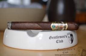 Alec Bradley Prensado Churchill