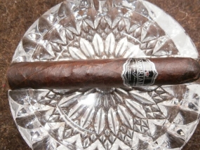 Leon Jimenes Imperiales Maduro Robusto