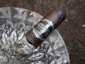 Leon Jimenes Imperiales Maduro Robusto