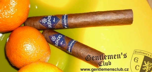 Pléiades Petit Robusto a Double Corona